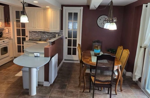 L'lle-du-College House | Summer Fishing & Swimming - Winter Snowmobile All Day & Warm Wood Stove at night