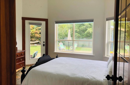 Christina Lake House | Summer Fun with Pool & Hot Tub!