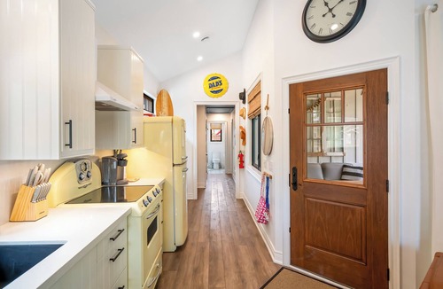 Crystal Beach Cottage | Summer Wind