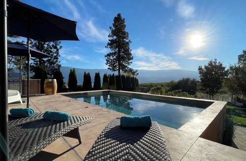 Okanagan-Similkameen House | Summerland Lakeview Vineyard with Pool