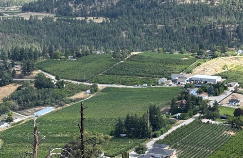 Okanagan-Similkameen House | Summerland Vineyard Airstream – Wine Country Stay - Biking, Wine Tasting, Beachs