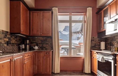 Canmore Condo | Sun Drenched Escape