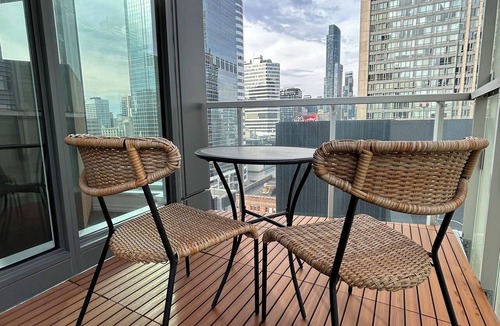 Downtown Toronto Condo | Sun-Filled Trendy Historic Condo with Gym