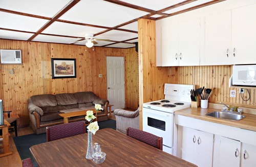 Manitoba Cabin | Sun, Sand, Visit "Sugar Shores"