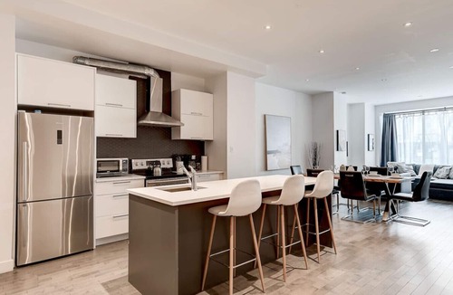 Plateau Mont Royal Apartment | Sunny appartement plateau mont-royal parking 15$