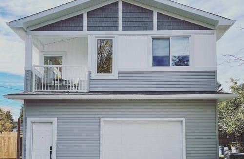 Southwest Edmonton Apartment | SunnyView Suite-Inviting 1 Bedroom Garden Suite