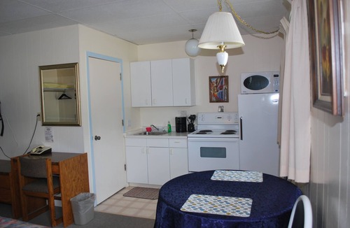Creston Hotel | Sunset Motel