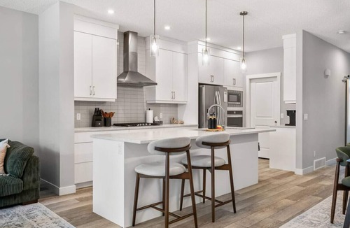 Southeast Calgary House | Sunset on Seton | Office | Fenced Yard | AC | Luxe