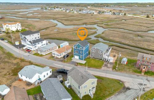 Hampton House | Sunset Views Balcony Marsh Views AC