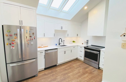 Kincardine Cottage | Sunshine Beach House - 3min to Beach - Good Times Guaranteed