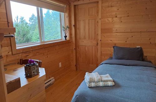 Halfmoon Bay Bed & Breakfast | Sunshine Coast Meditation Center陽光海岸禪修中心