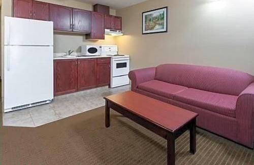Fort Saskatchewan Hotel | Super 8 by Wyndham Fort Saskatchewan
