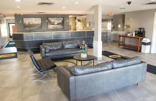 Southside Hotel | Super 8 by Wyndham Edmonton South