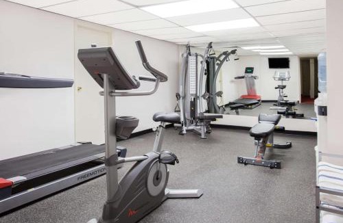South Lethbridge Hotel | Super 8 by Wyndham Lethbridge