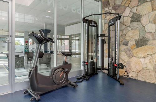 Kingsland Hotel | Super 8 by Wyndham Macleod Trail Calgary