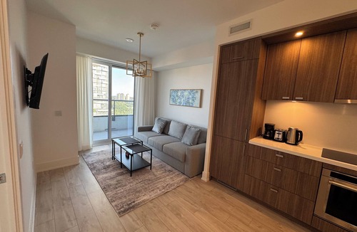 North York Apartment | Super Luxury Condo in Midtown Toronto 1 Bd, 1 Bath with 5 Star Amenities.