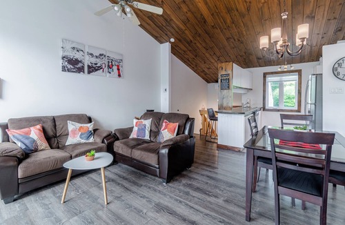 Stoneham Condo | Superbe Condo Face aux Pentes de ski Stoneham!