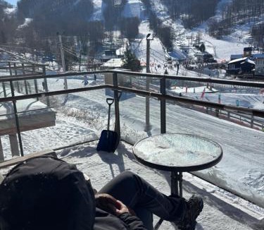 Bromont Apartment | Superbe ski-in ski-out condo