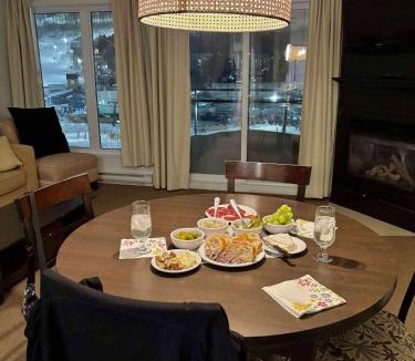 Bromont Apartment | Superbe ski-in ski-out condo