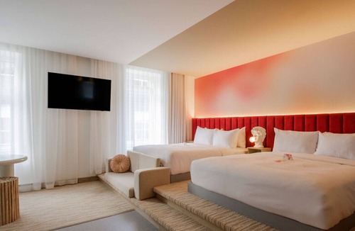 Saint-Roch Hotel | Superior Rose Suite - Rose Hôtel Invisible