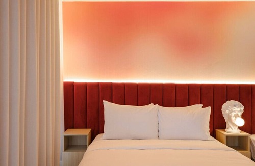 Saint-Roch Hotel | Superior Rose Suite - Rose Hôtel Invisible
