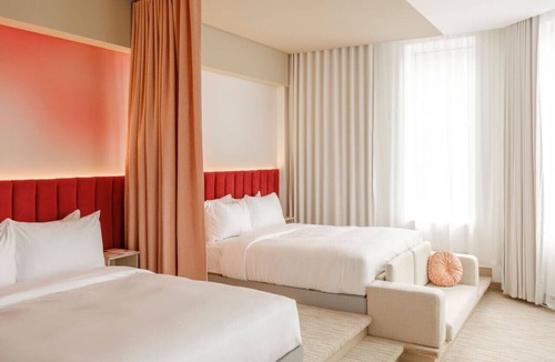 Saint-Roch Hotel | Superior Suite 1 - Rose Hôtel Invisible