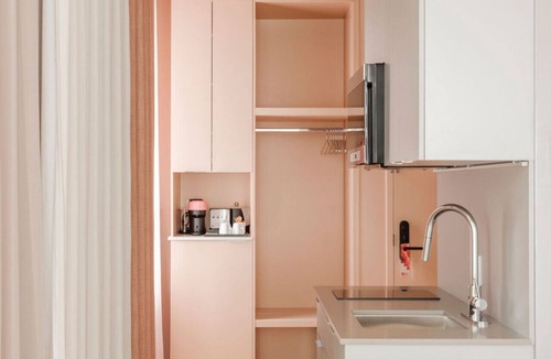 Saint-Roch Hotel | Superior Suite 1 - Rose Hôtel Invisible