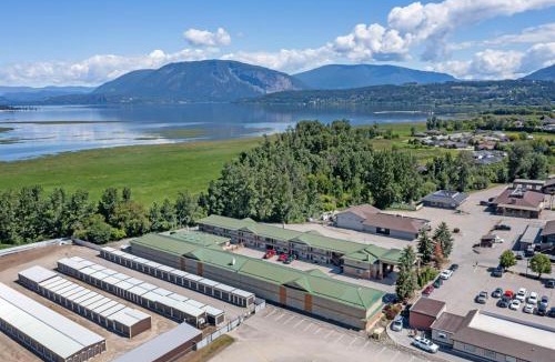 Salmon Arm Hotel | SureStay Plus Hotel by Best Western Salmon Arm