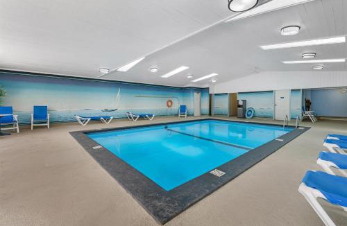 Salmon Arm Hotel | SureStay Plus Hotel by Best Western Salmon Arm
