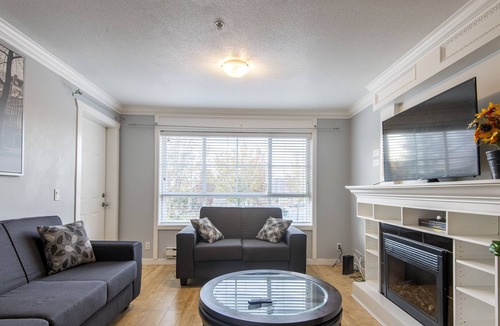 Surrey Newton Condo | SURREY⭐️3 BED CONDO⭐️ BALCONY VIEW⭐️INDOOR PARKING