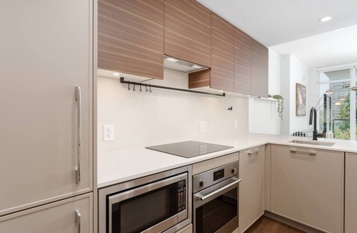 Surrey Apartment | Surrey Central - 1 Bed