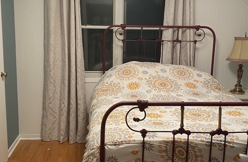 Red Deer House | Sweet little house in a sweet location