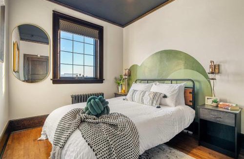 Drumheller Apartment | The Accountant - Sleeps 3 Guests - DT Drumheller