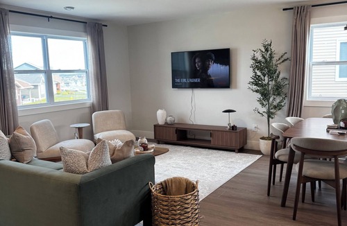 St. John's House | The Aiyra Residence | 2 Kings| Patio| Parking