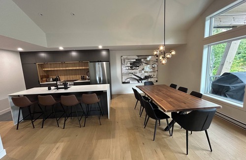 Beaupre Condo | The Alpine Condo | Ski-in-ski-out MSA