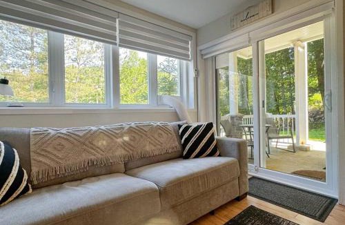 Mont-Tremblant Village Apartment | The Alpine Nest - 3 Beds - 4 Guests - Free Parking - Pool