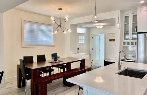 Osoyoos Cottage | The "B" Hive Cottage # 56