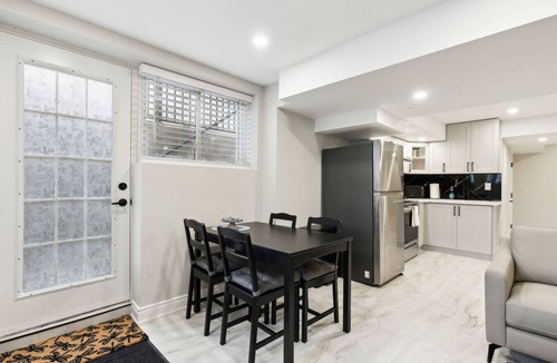 Whitchurch-Stouffville House | The Baker Hill Executive Suite