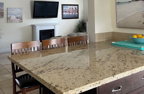 Crescent Beach Apartment | The Beach House in Ocean Park w/ heated pool