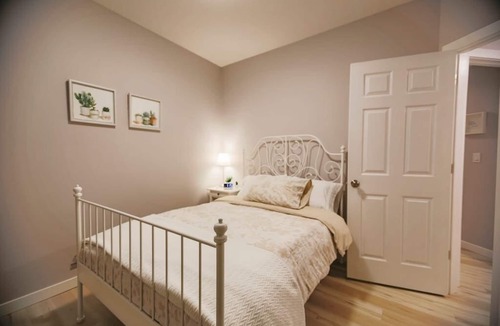 Saskatoon Apartment | The Bentley - **Close to Downtown and River!!**❤️