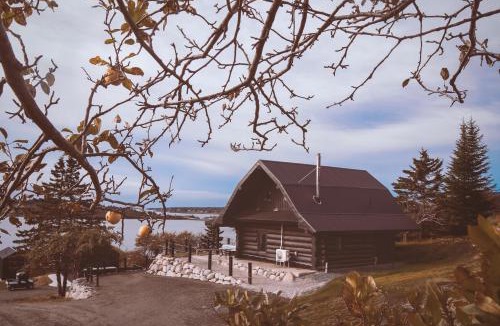 Riverport Villa | The Black Crow Lodge with w/Hot Tub & Views