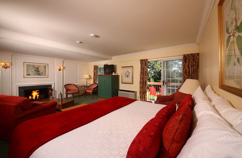 Jacksons Point Hotel | The Briars Resort & Spa