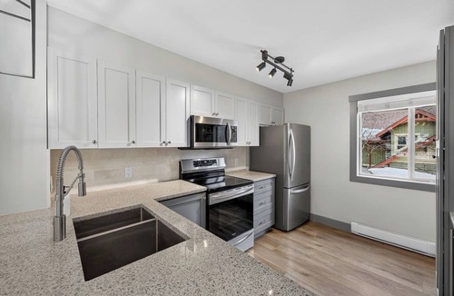 East Kootenay Villa | The Bunkhouse | Ski-in/Out | Central | Fireplace