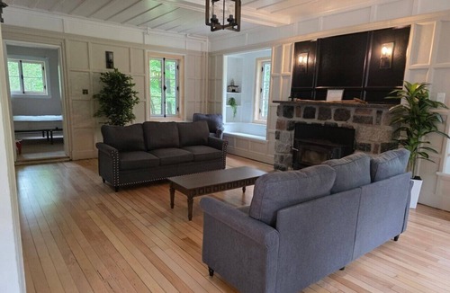 Saint-Gabriel-de-Valcartier Ski Chalet | The Villa St-Leon - Vallée Jeunesse Québec