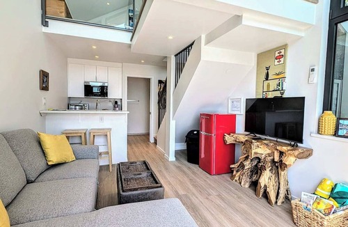 Bowen Island Cabin | “The Cabanas on Bowen 2 – Perched Above the Ocean