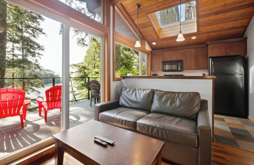 Ucluelet Hotel | The Cabins at Terrace Beach