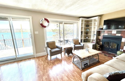 Prospect Bay House | The Cape - Cozy Year Round Beachfront Retreat - Staycation - Vacation