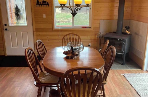 Sherwood Park Cabin | The Cattage - 17 Acres