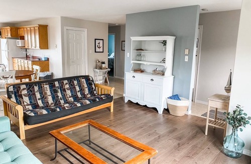 The Bluff Cottage | The Crew's Nest Cottage at Parlee Beach