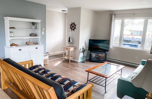 The Bluff Cottage | The Crew's Nest Cottage at Parlee Beach